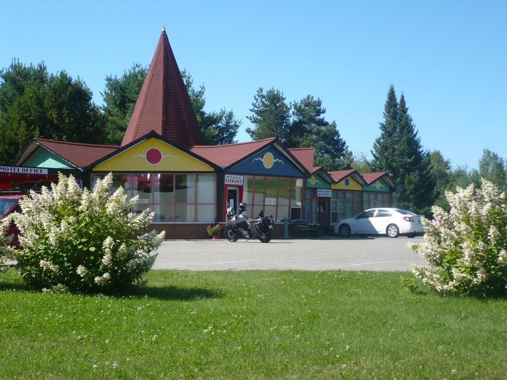 Red Top Motor Inn Iron Bridge Exteriör bild